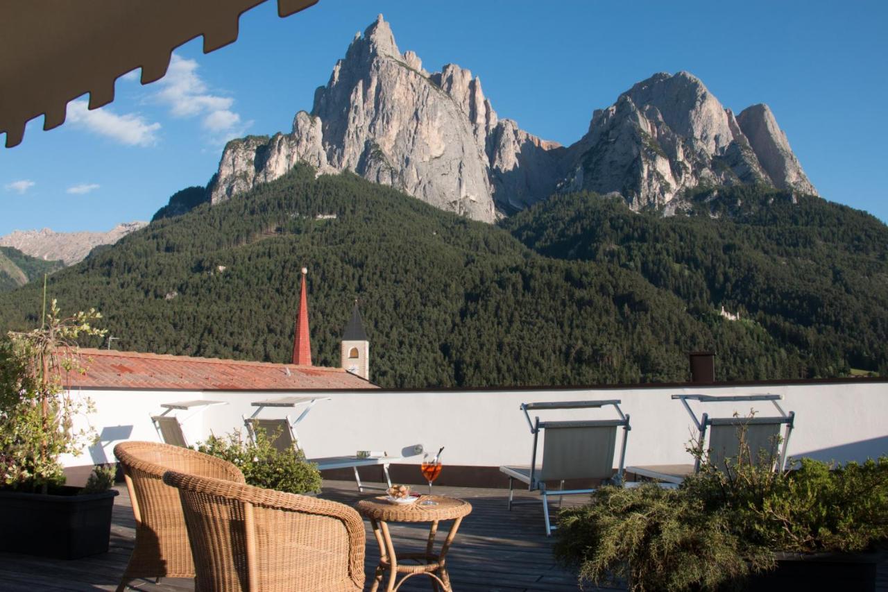 Hotel Schwarzer Adler Siusi Esterno foto