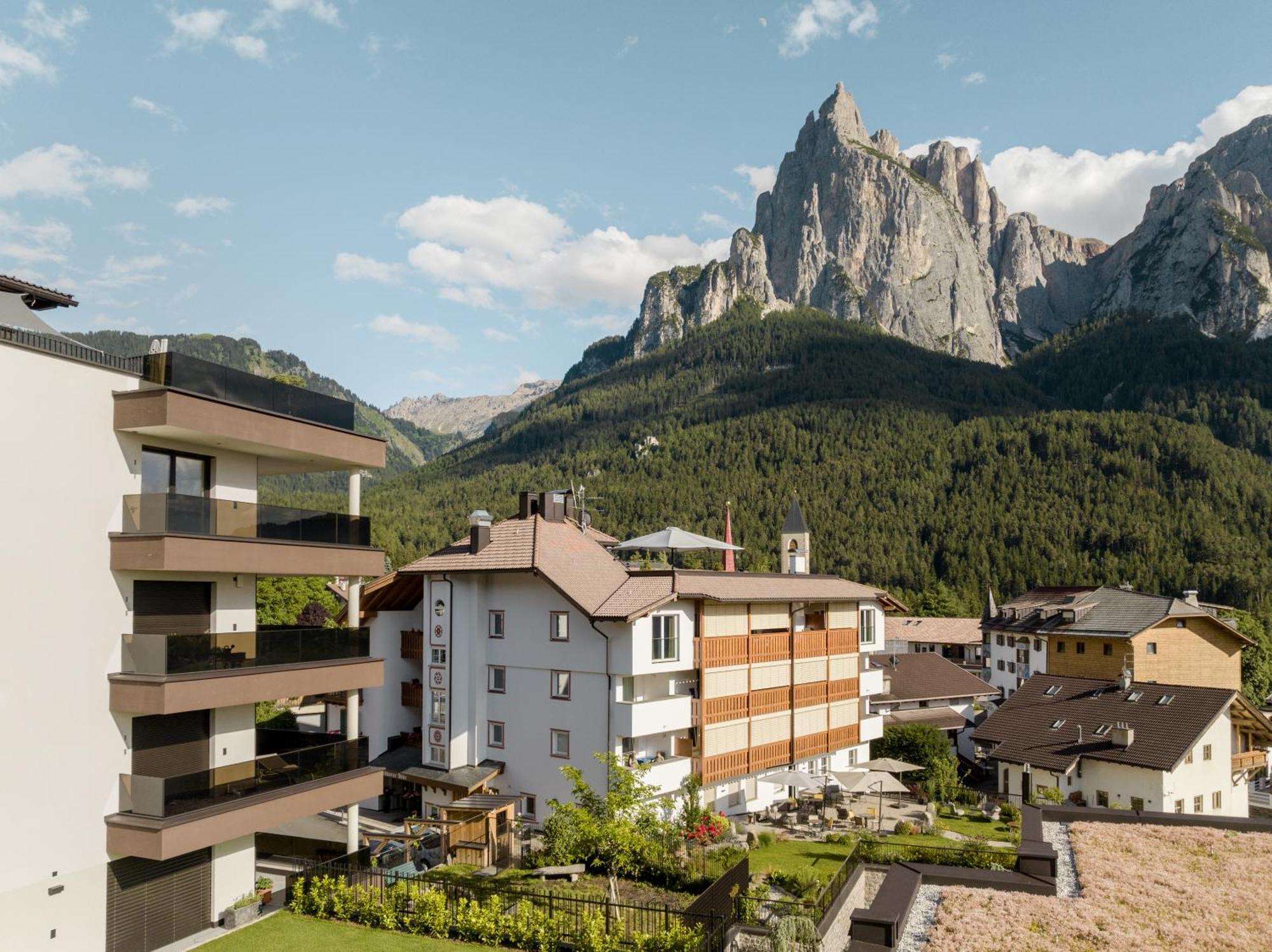 Hotel Schwarzer Adler Siusi Esterno foto