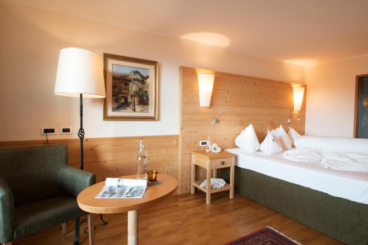 Hotel Schwarzer Adler Siusi Esterno foto